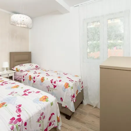 Luxury Bellavista Amazing Sea Holidays With Private Beach & Parking Milna  Exterior photo